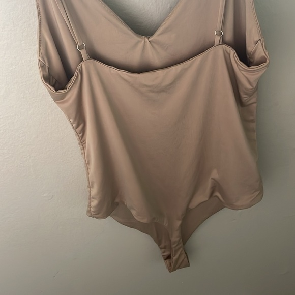 Nude tank top body suit with adjustable straps size M - Picture 4 of 5